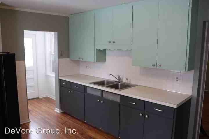607 N Sandusky St - Photo 2 of 7