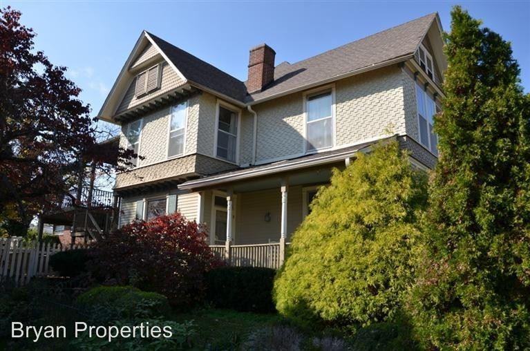 938 E Walnut St - Photo 3 of 17