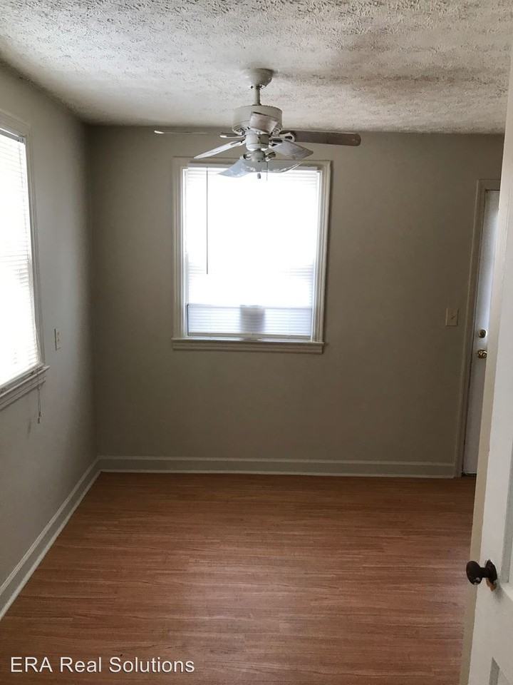 2278 N Hamilton Rd - Photo 3 of 7