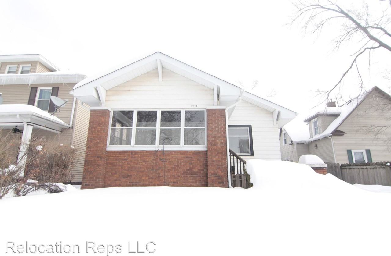 1041 12th St - Photo 2 of 23