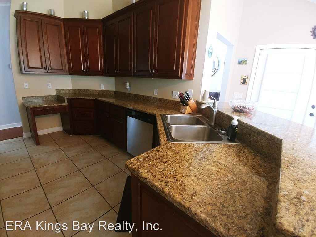 143 Deerwood Village Dr - Photo 3 of 11