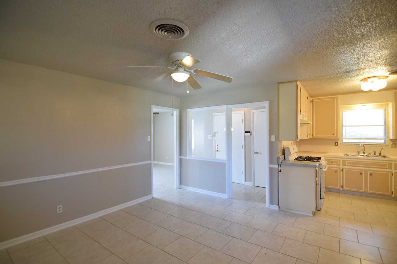 1124 Chippendale Dr - Photo 6 of 16