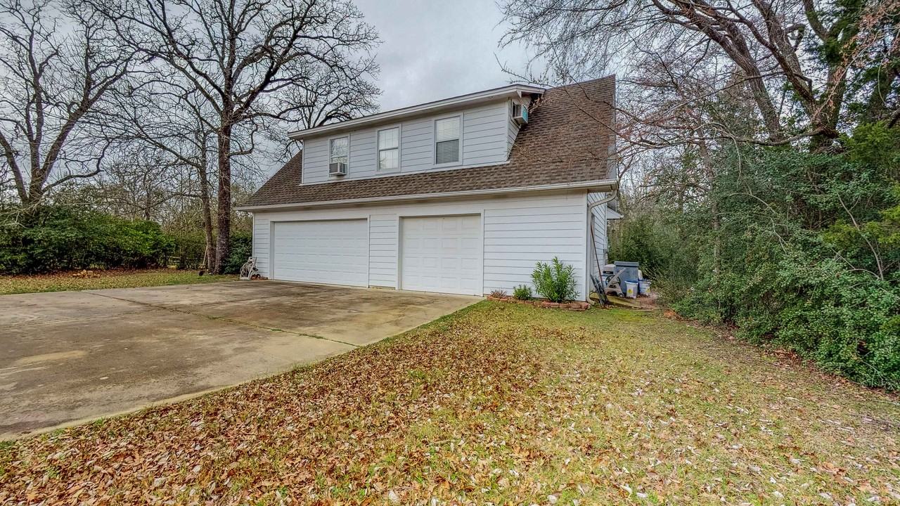 1013 Huntington Dr - Photo 2 of 22