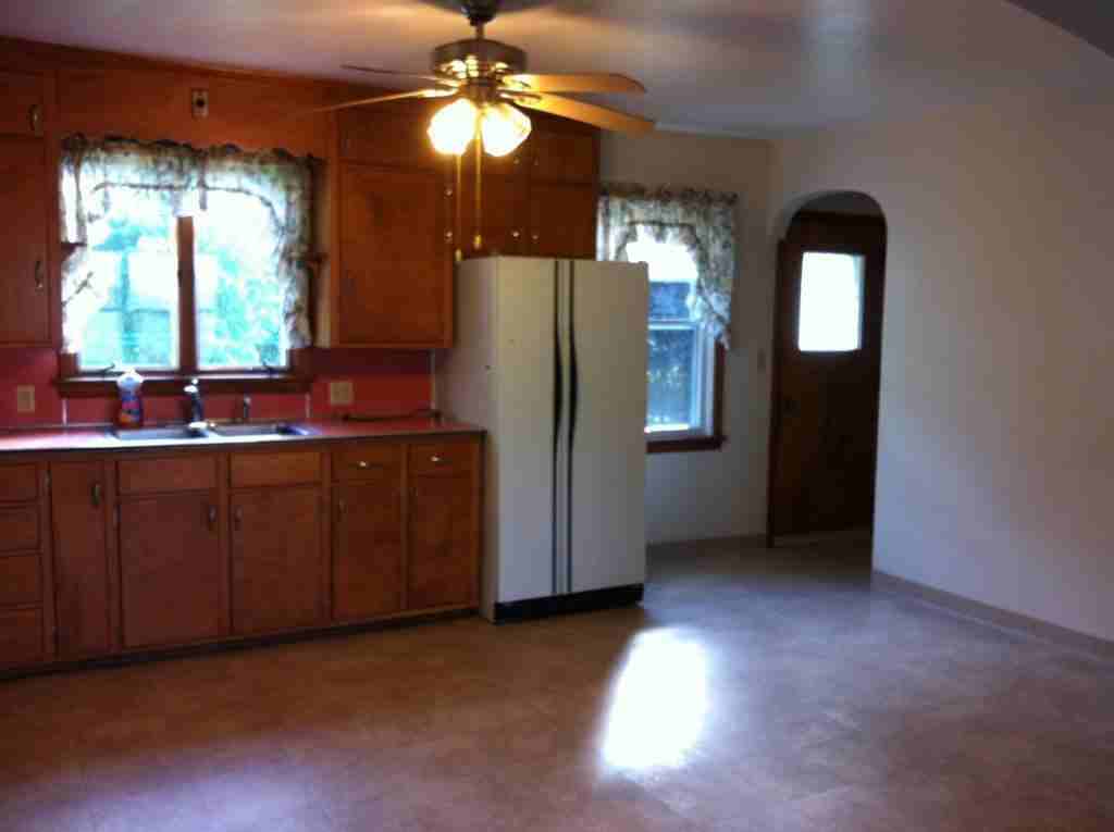 330 Twin County Rd - Photo 3 of 11