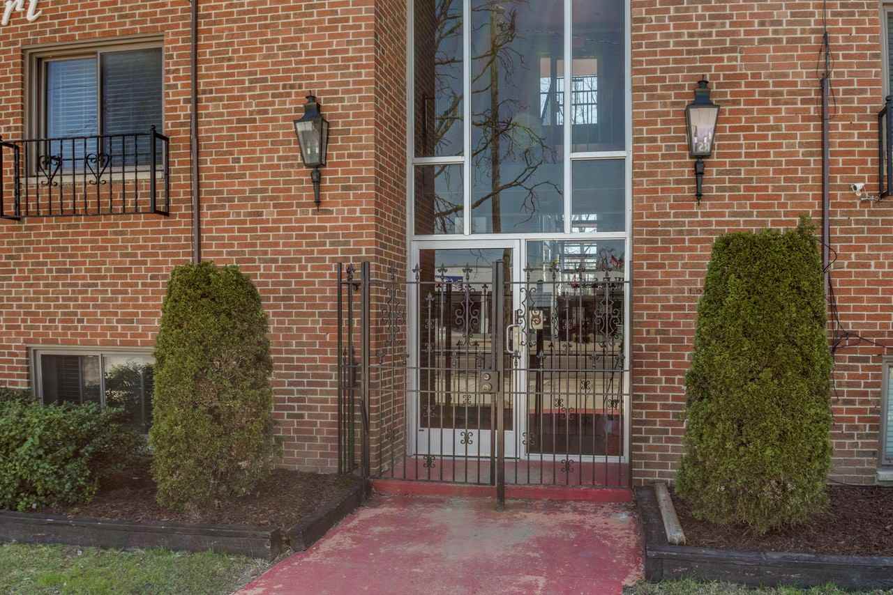 20415 W 7 Mile Rd - Photo 2 of 13