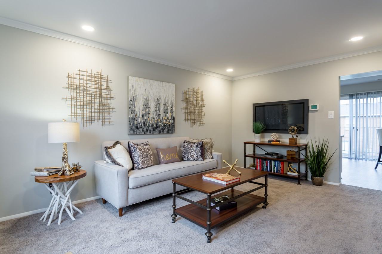 Mills Crossing Apartments and Townhomes - Photo 4 of 21