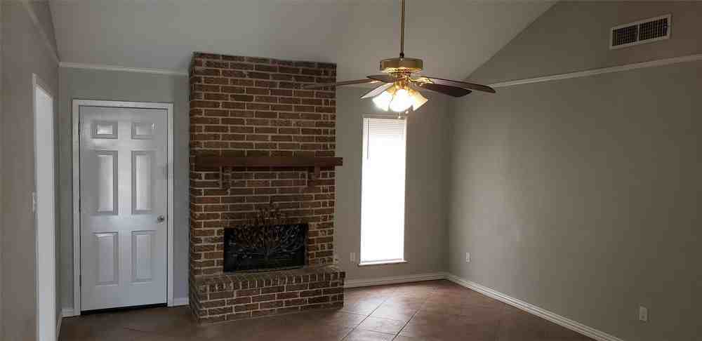 490 Adsit St - Photo 3 of 15