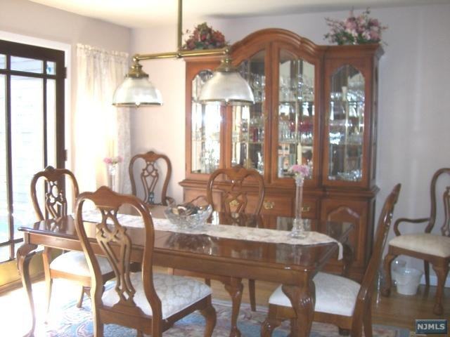 23 Pamrapo Ct E - Photo 3 of 11