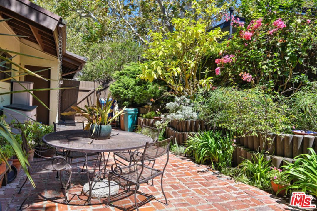 30612 Sicomoro Dr - Photo 2 of 8