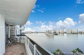 19101 Mystic Pointe Dr - Photo 2 of 10