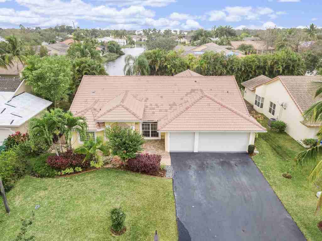 5236 NW 96th Dr - Photo 2 of 32