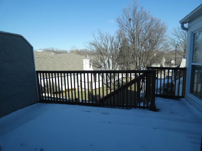 9625 N Locust Ct - Photo 2 of 18