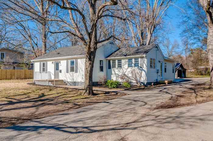 332 Bellevue Rd - Photo 3 of 15