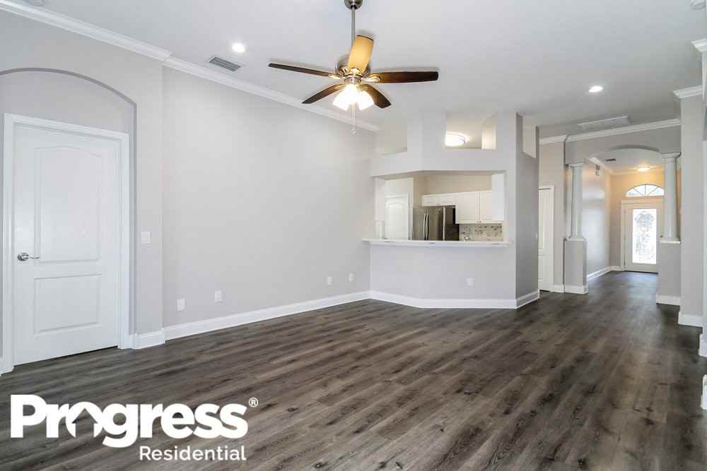 11716 S Stone Ln - Photo 2 of 15