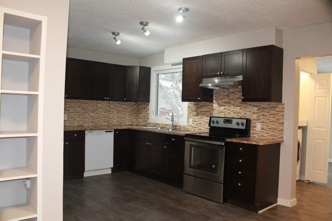 13528 - 139 Street NW - Photo 3 of 18