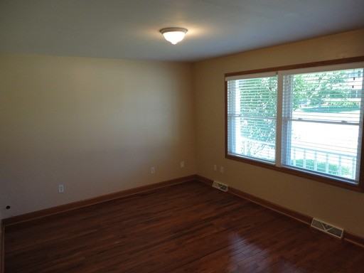 132 Bush Dr - Photo 2 of 12