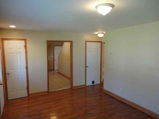 132 Bush Dr - Photo 3 of 12