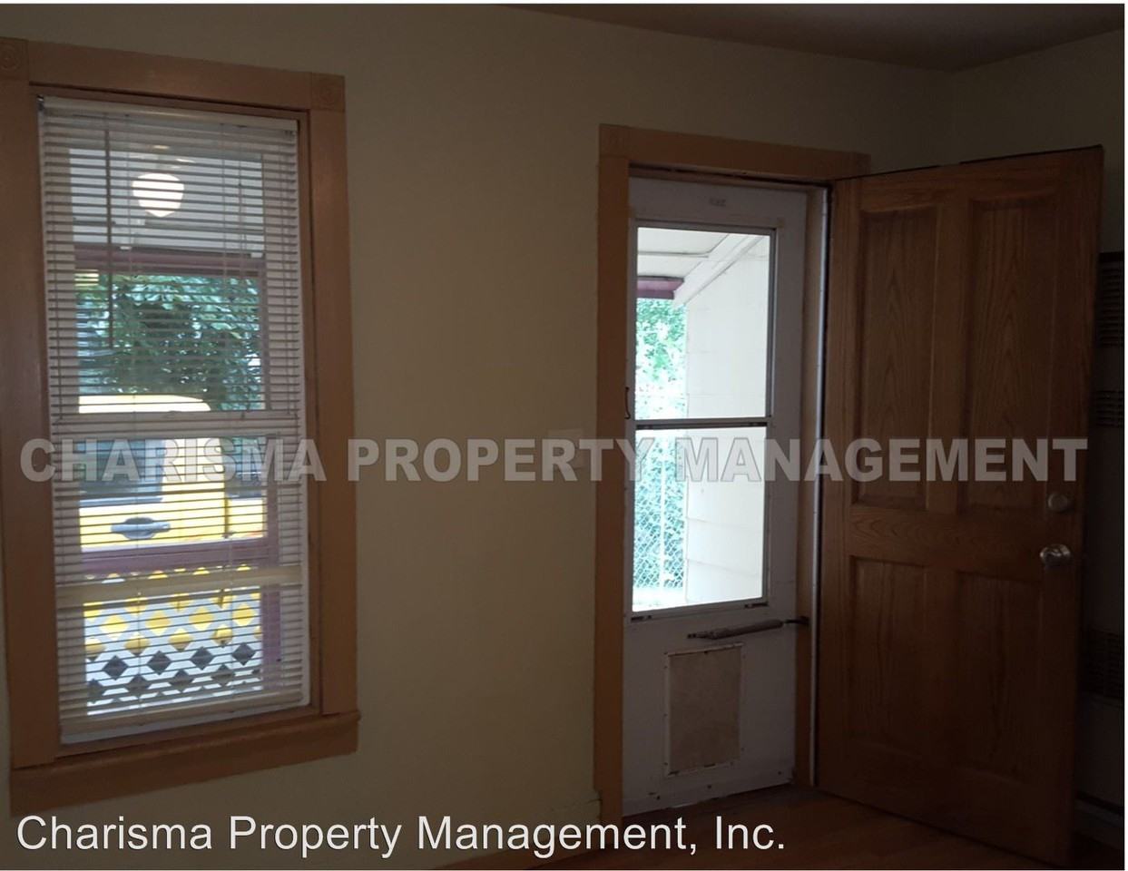 1012 N Duluth Ave - Photo 2 of 11