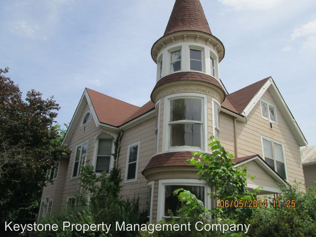 202 Bloomington Street - Photo 2 of 5