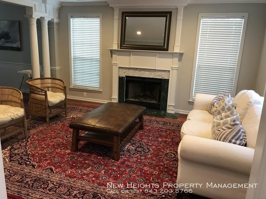 1122 Wayfarer Ln - Photo 3 of 18