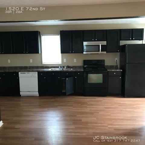1520 E 72nd St - Photo 3 of 10