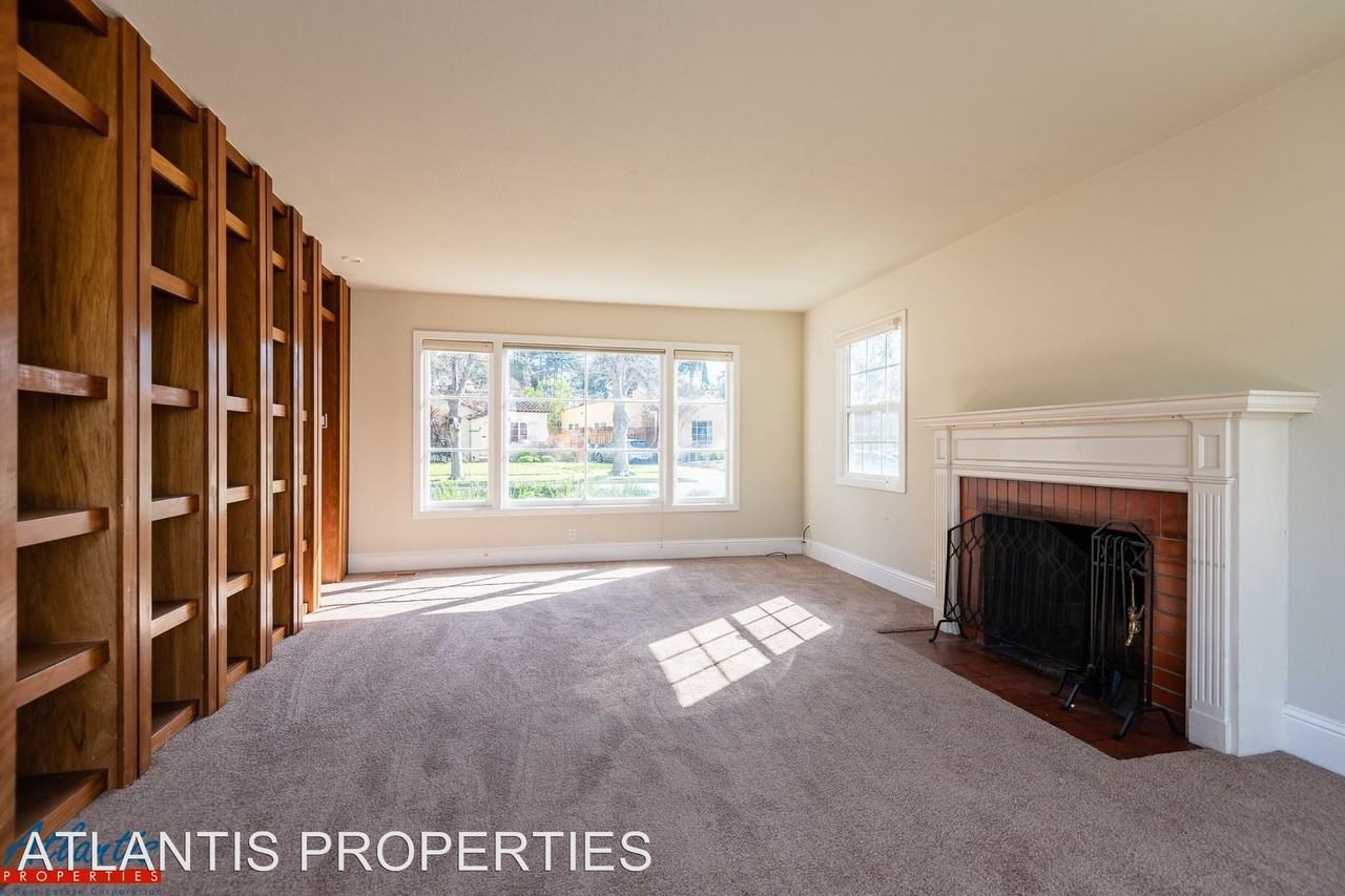 823 Riverside Dr - Photo 3 of 15