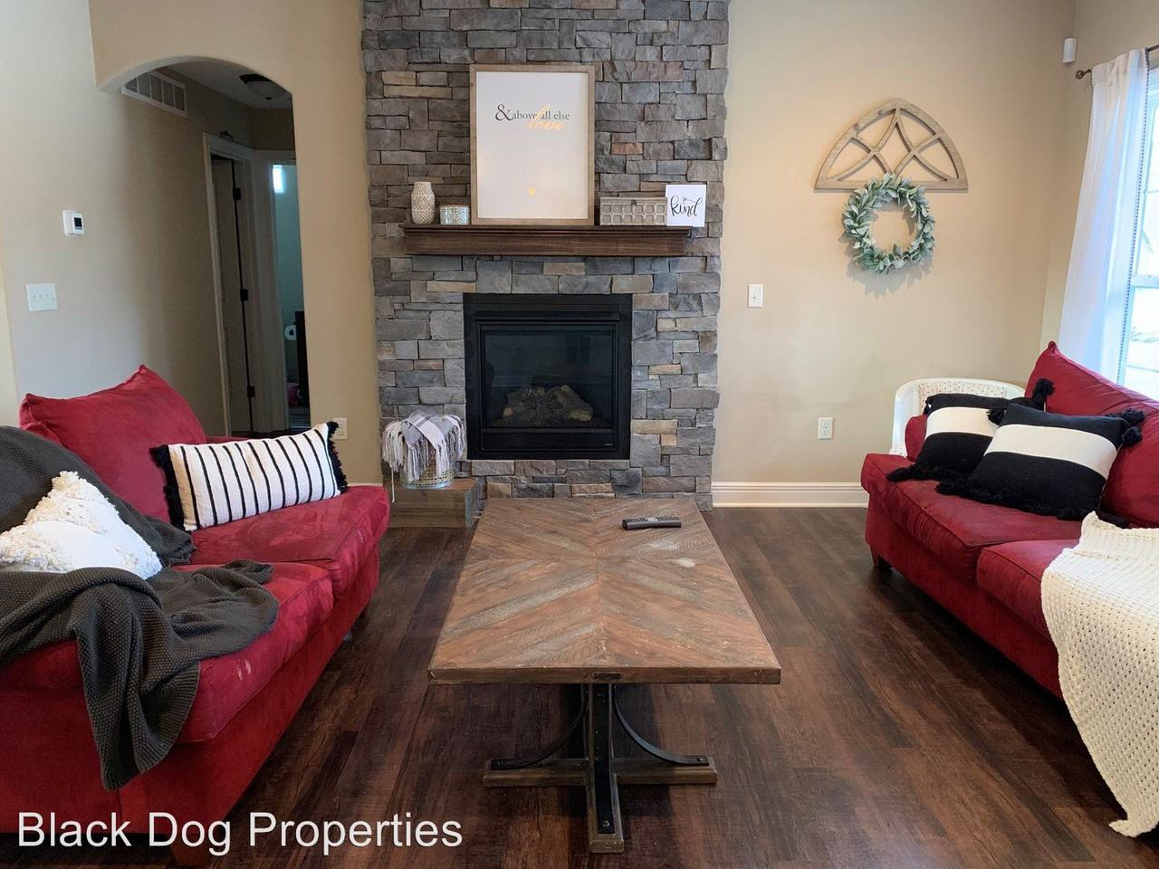 904 Bramblewood Ln - Photo 2 of 39