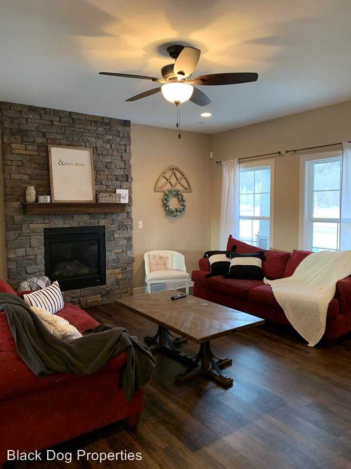 904 Bramblewood Ln - Photo 3 of 39