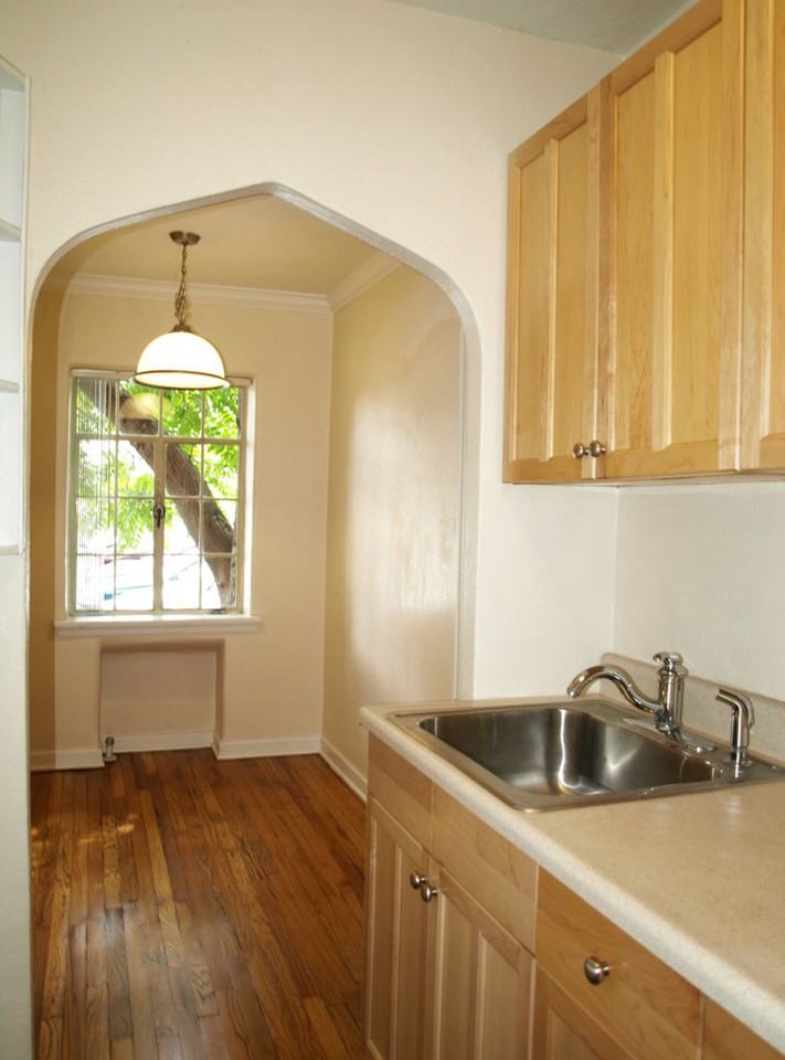 1580 N Pennsylvania St - Photo 3 of 11
