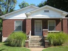 featured image of 1015 E Loren St