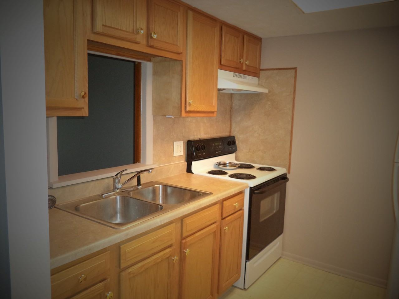 6045 Island Dr Nw - Photo 2 of 4