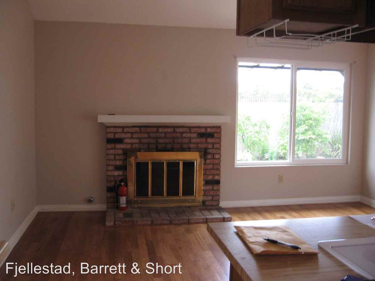 1570 Bridgeview Dr - Photo 2 of 9
