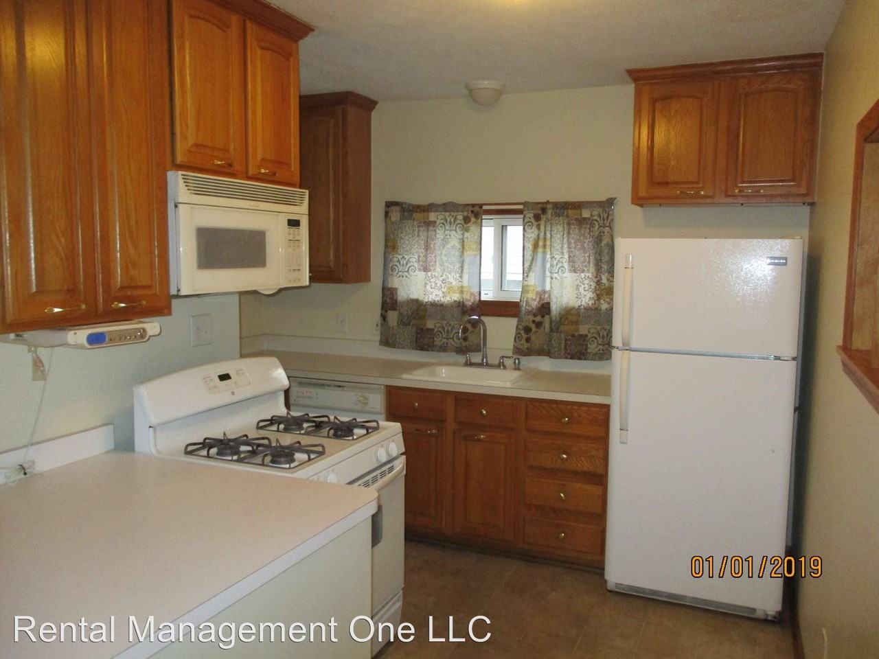 2061 Cornell St - Photo 2 of 8