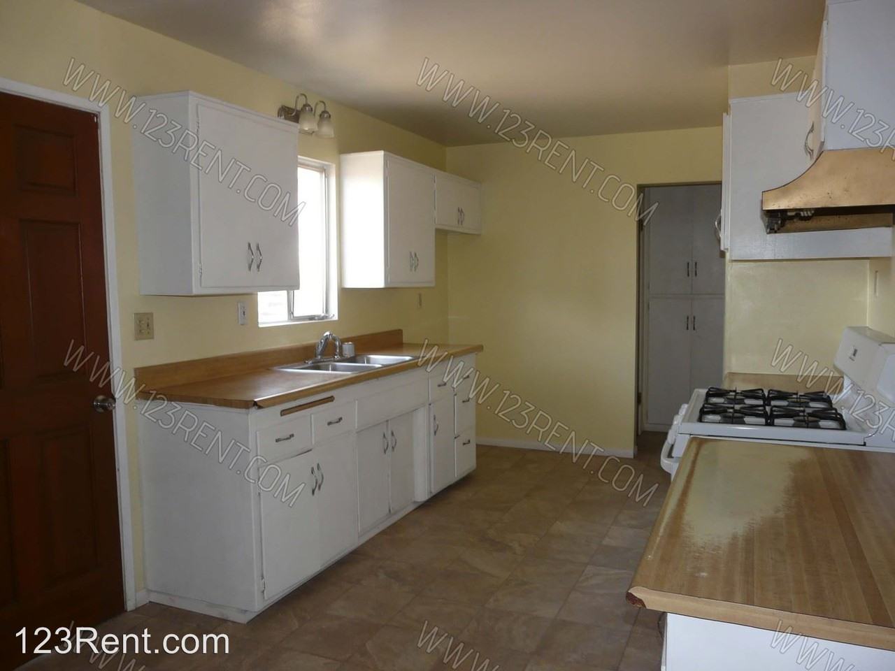 12567 Daisy St - Photo 2 of 12