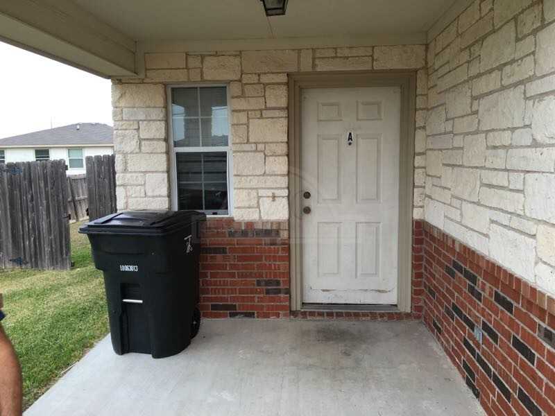 3807 Edgefield Dr - Photo 2 of 15