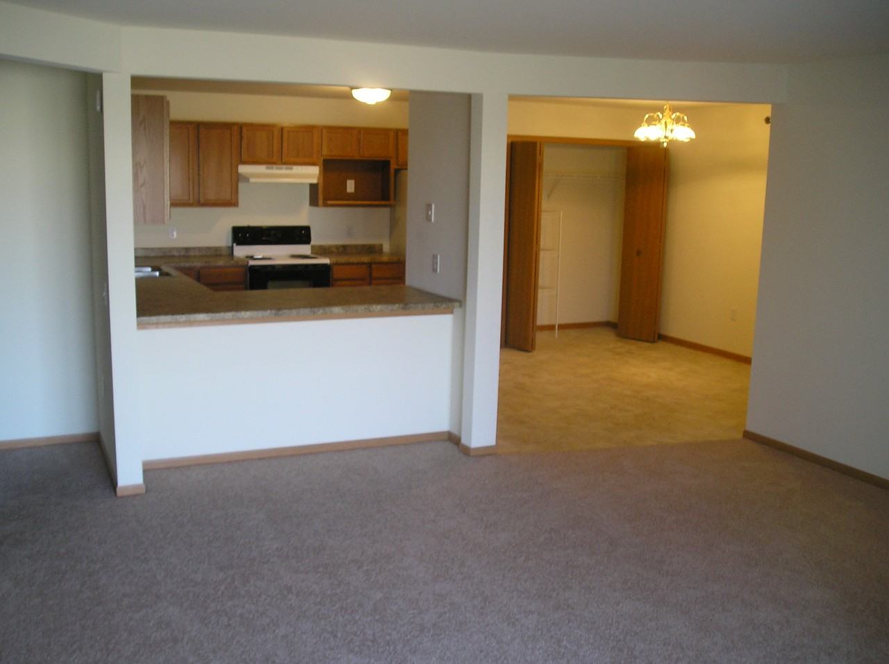 1521 Commonwealth Dr - Photo 2 of 12