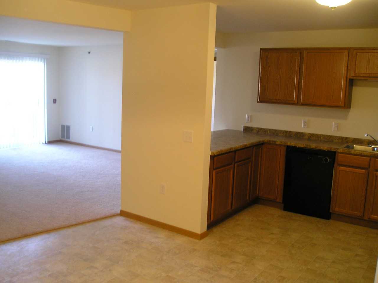 1521 Commonwealth Dr - Photo 3 of 12