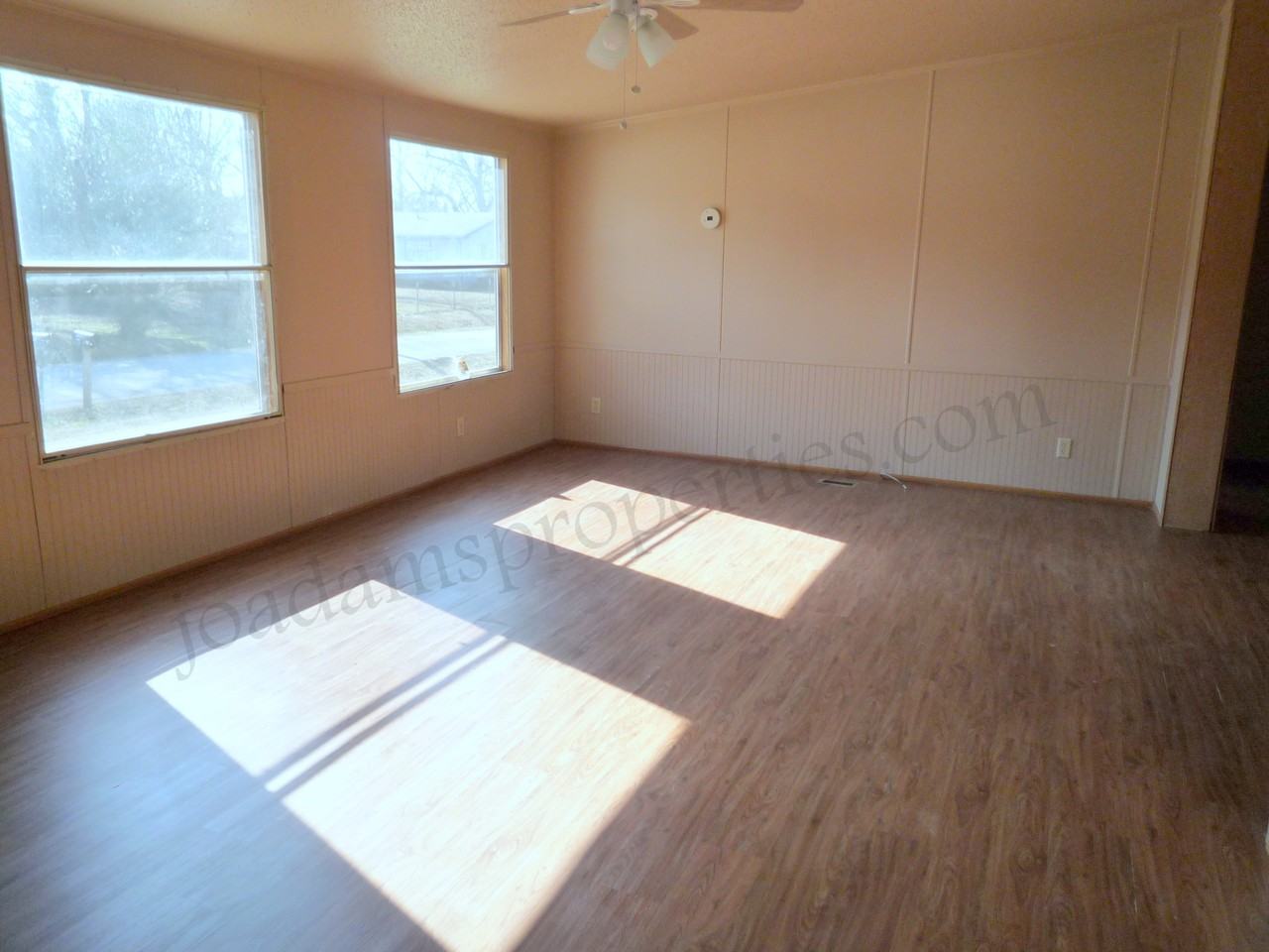 501 Girard St - Photo 3 of 11