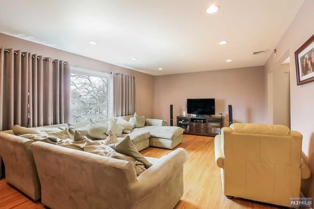 180 Central Ave - Photo 3 of 11