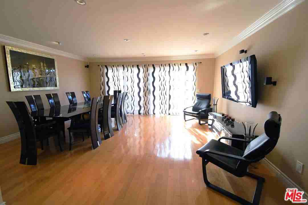 2047 Dublin Dr - Photo 2 of 2