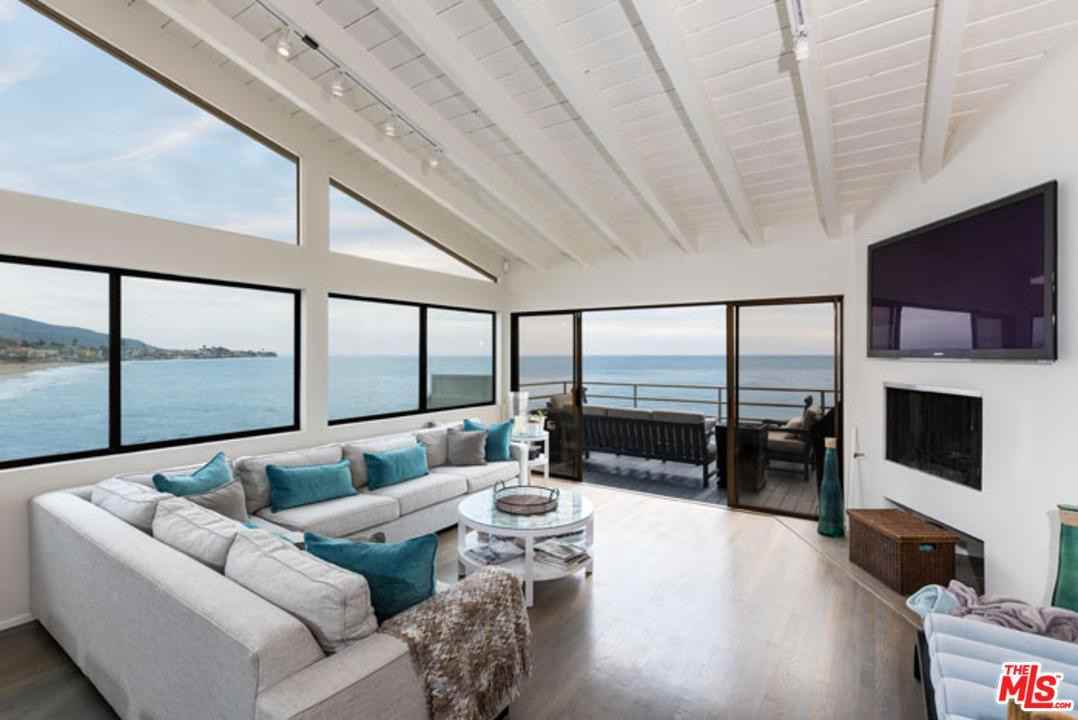 24016 Malibu Rd - Photo 3 of 16