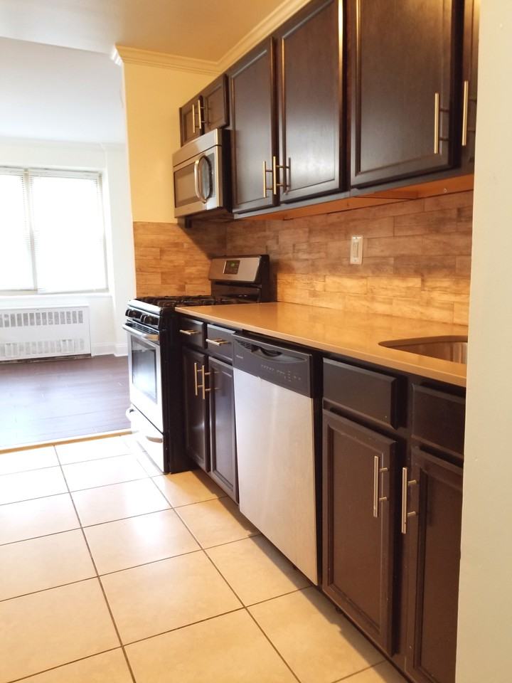 N 3rd Ave & E Sidney Ave, Mt Vernon, NY 10550, US #3L