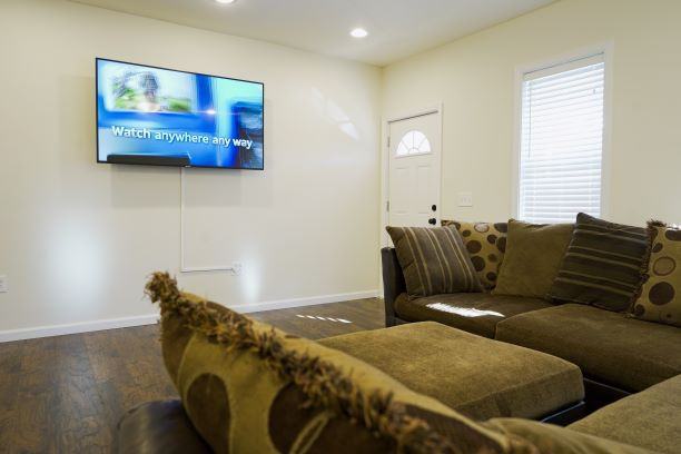 250 S Charlotte St - Photo 2 of 19