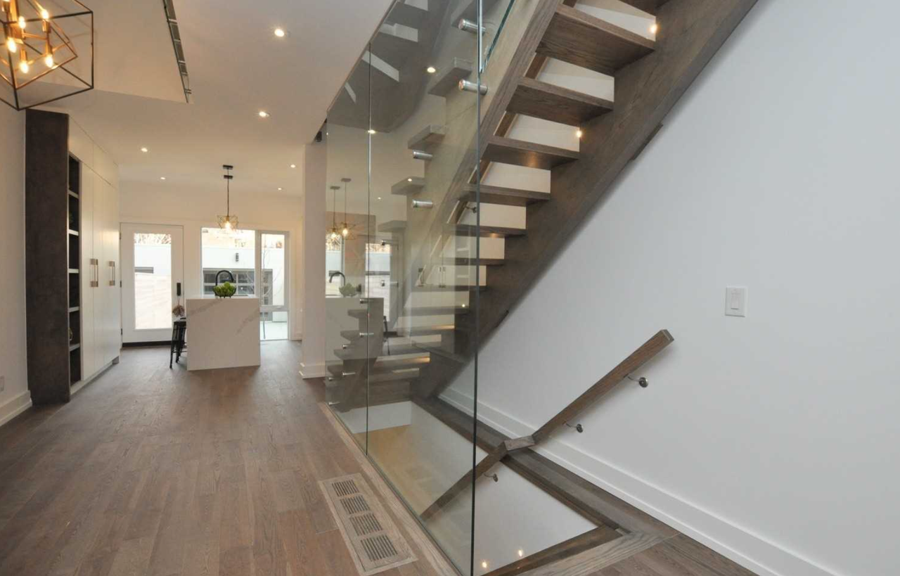 703 Markham Street, Toronto, ON M6G 2M2 5 Bedroom Apartment for Rent