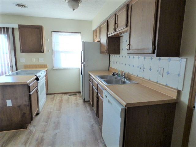 699 Keys View Ct - Photo 3 of 13