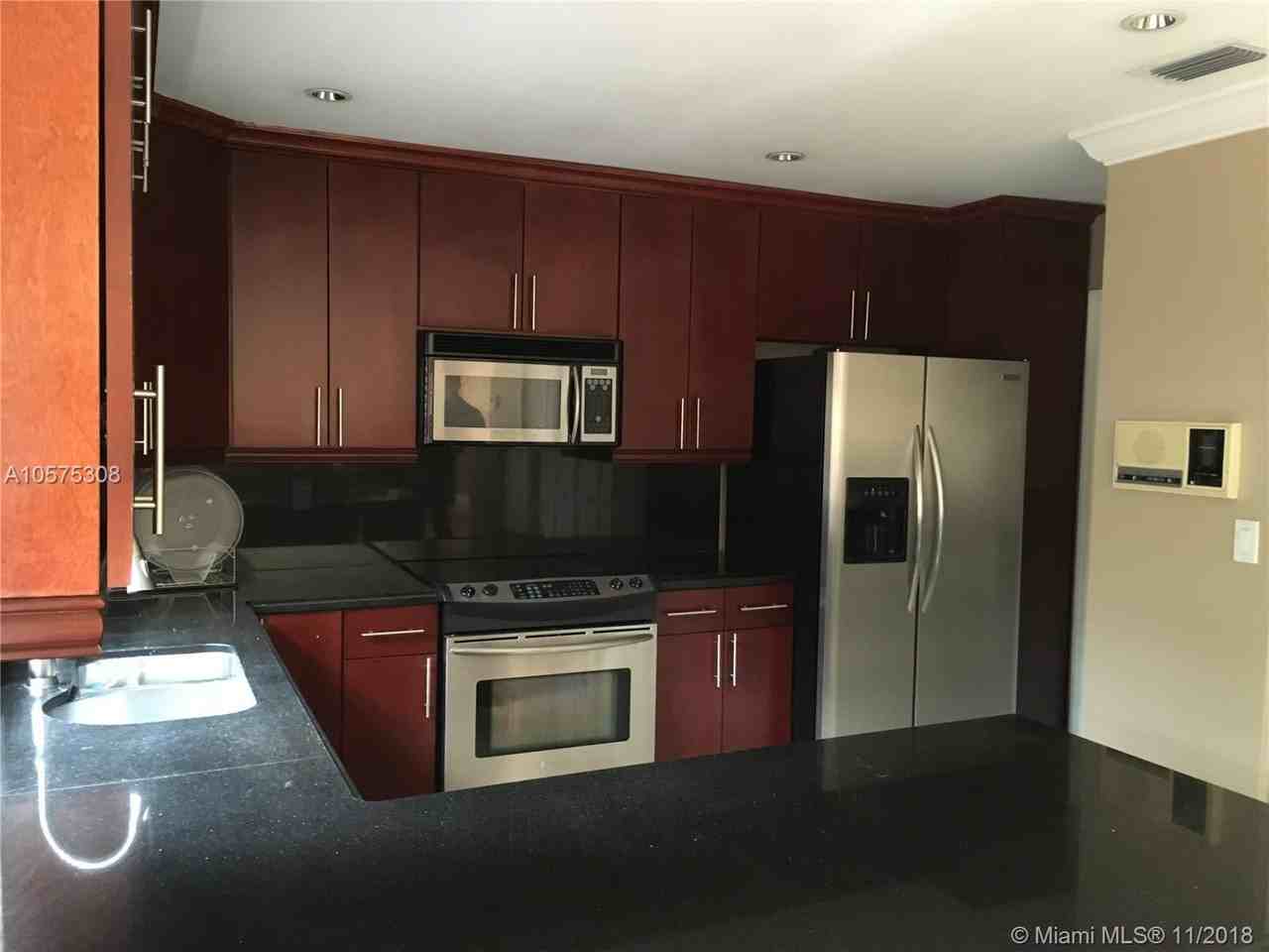 8852 NW 188 TER - Photo 3 of 6