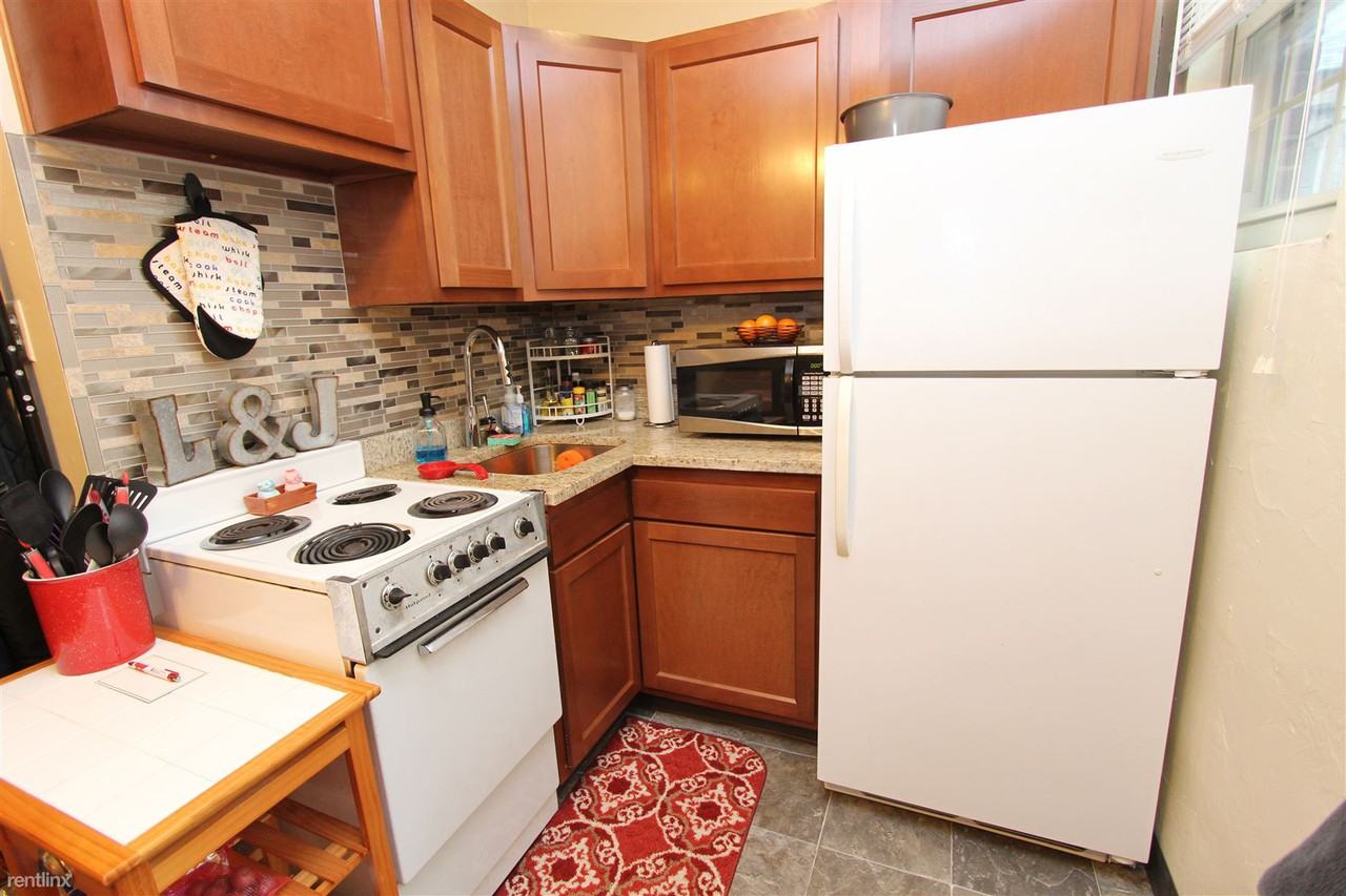 London Terrace Apartments - Photo 3 of 24