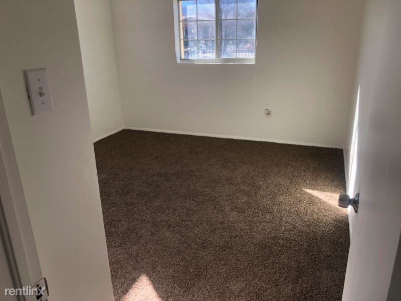 8404 Capitan Cir - Photo 3 of 18