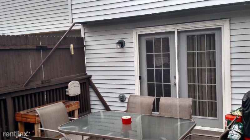 916 Lynwood Ct - Photo 2 of 17