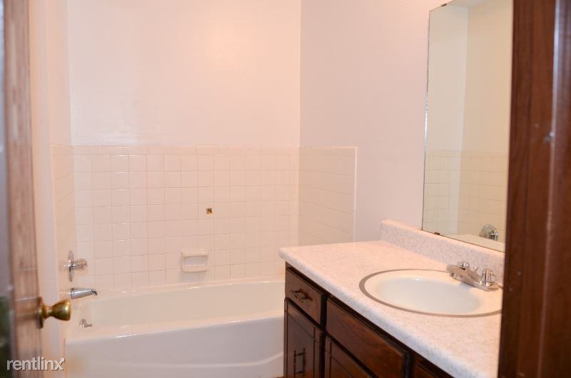 10 N 1st St - Photo 2 of 10